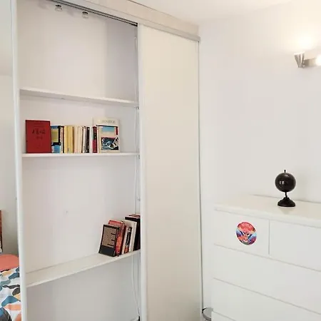 Apartment Charming Bright Parisian Flat