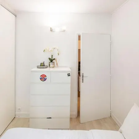 Apartment Charming Bright Parisian Flat Paris